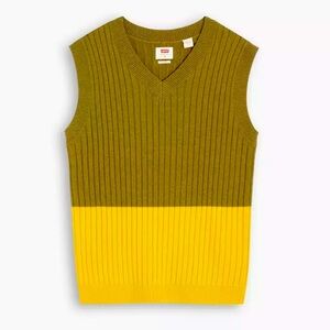 Levi’s sweater vest NWT